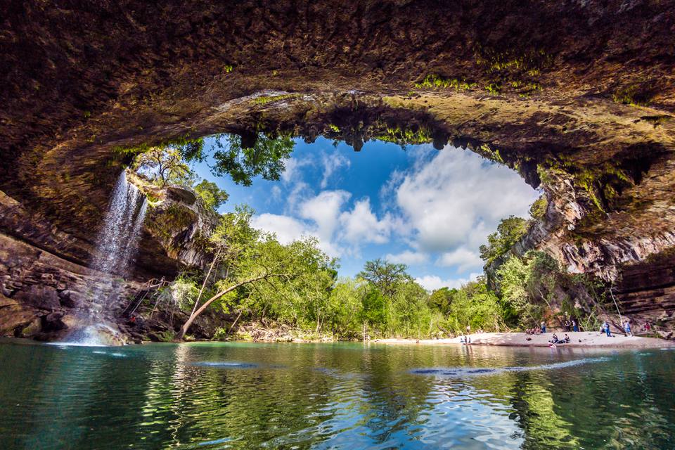waterfall-at-hamilton-pool-preserve-in-dripping-springs-texas-717173753-5b60ca49c9e77c005062d348